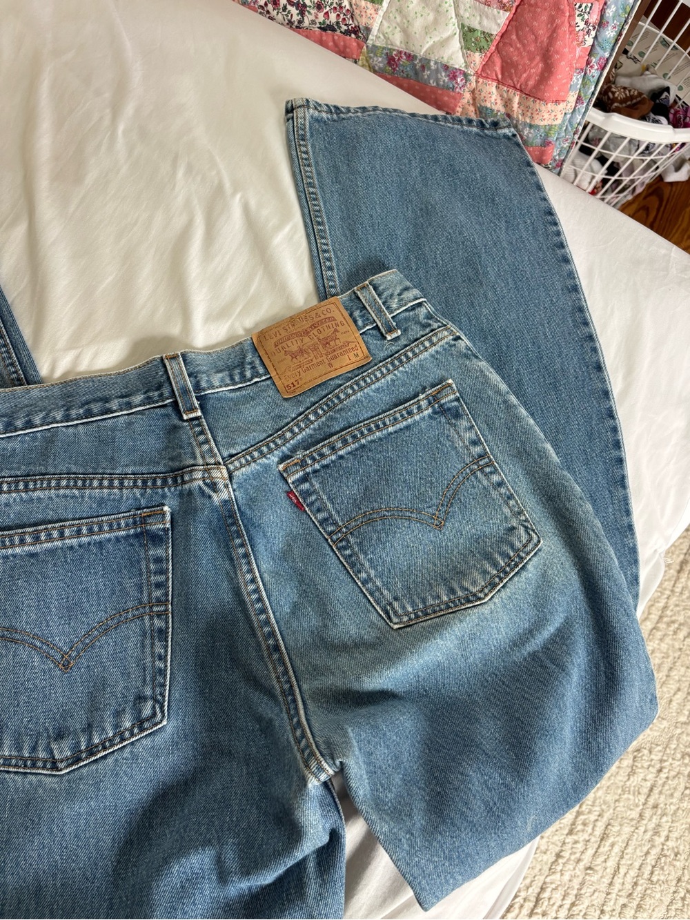 Size 8 vintage levis low rise Jeans